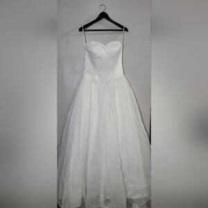 Davids bridal size 14 Michaelangelo wedding dress and veil (14) T8010